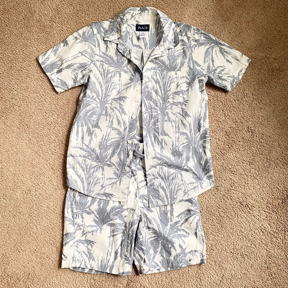 The Children’s Place Boys Vacation Matching Shirt and Shorts Set Gray Palm Print